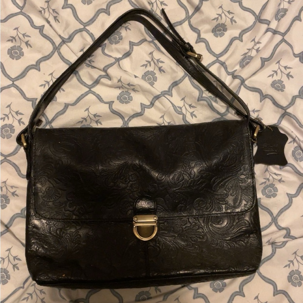 SORPRESA Elegant Black Embossed Shoulder Bag